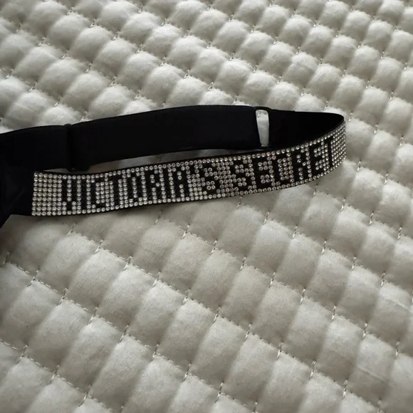 Victoria's Secret Black Bra and Panty Set - Picture 4 of 6